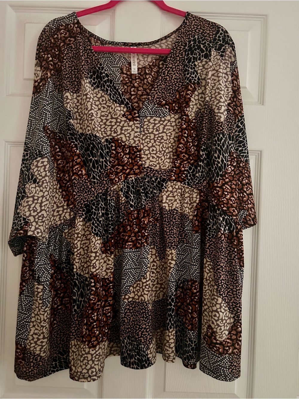 Dear Scarlett Brown, Black & Cream Animal-Print V-Neck Tunic